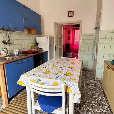 Dietro L'angolo Apartman *