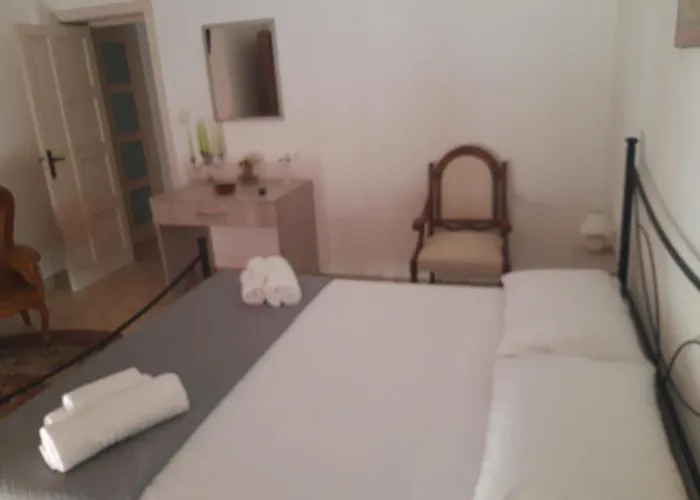 Dietro L'angolo * أوترانتو